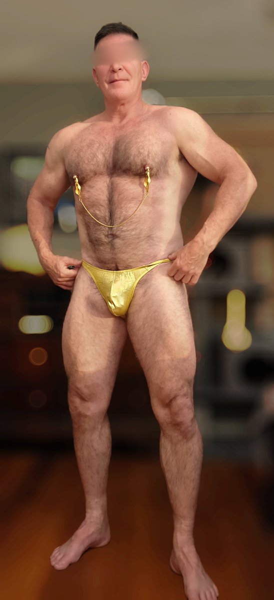DaveM40064219's tweet photo. Gold on the nips, gold around the hips,nothing between the legs, but the lock Master puts there.
Dickless, owned, and showing off exactly how Master likes it.
#gaychastity #Dickless  #ChastitySlave #Owned #Fucktoy #LockedAndDenied https://t.co/XBwZ1IJsgK