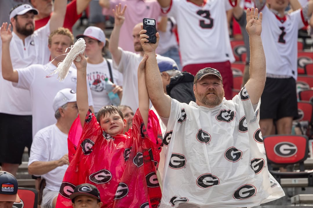 universityofga's tweet photo. A little rain never hurt nobody 🌧️ https://t.co/c5RwrRs8hD
