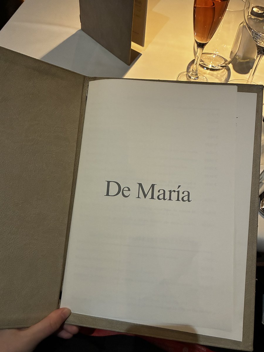 _yccmw's tweet photo. Went to De María
But the signed glove and where Franco and Gabi ate is at another location haha https://t.co/ZsuAY1f5fN