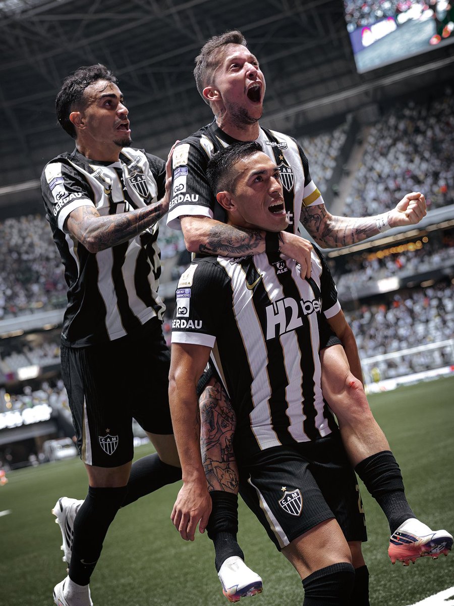 Atletico's tweet photo. VAAMOOOOOO GAAAAALOOOOOOOO! 🖤🤍 https://t.co/5tsgi22iSi