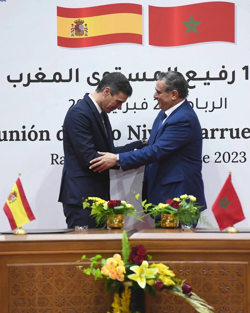 Westsahara1976's tweet photo. ¿Qué alianza sería más beneficiosa para España 🇪🇸 en el norte de África?

A) Marruecos 🇲🇦 
B) Argelia 🇩🇿 y el Sáhara Occidental 🇪🇭 https://t.co/XKj2AUS8nM