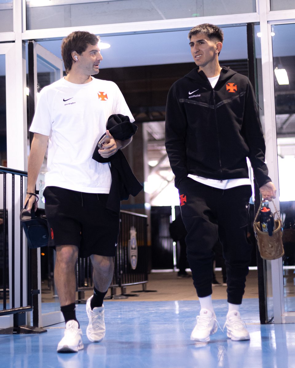 NewsAlmirantee's tweet photo. 🇦🇷🫶

📸: Matheus Lima | Vasco https://t.co/HLzqunyMKl