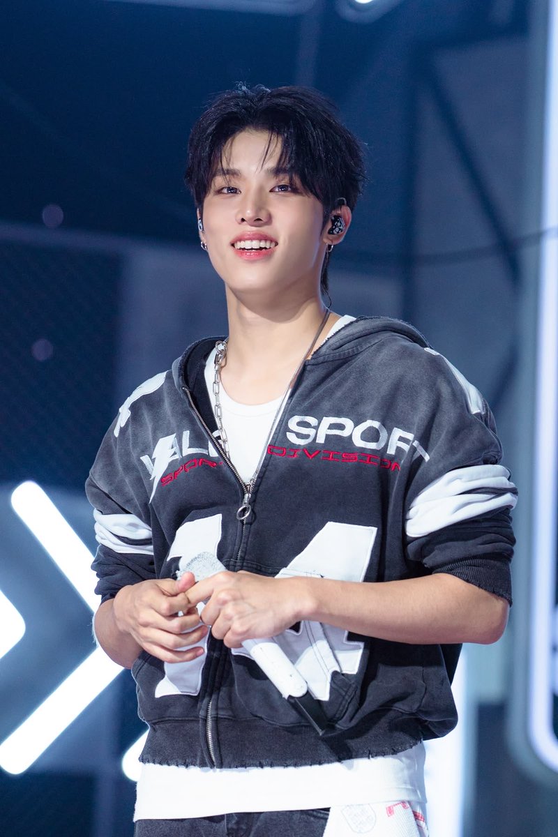 zeoonuuu's tweet photo. 뉴웨이브박정우가 뭐이리이뻐 https://t.co/C6GVDeroqb
