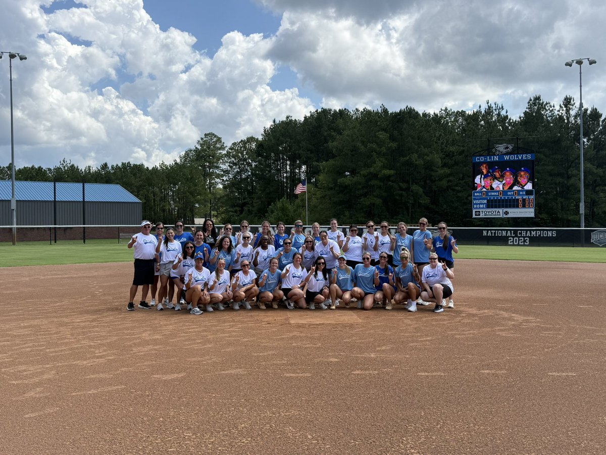 CoLinSoftball's tweet photo. Our 2026 Co-Lin Alumni Day was a huge success! There is something so special about bringing former players back to the place where so many great memories were made! Thanks to all the former lady wolves for spending your day with us 🩵 

Already looking forward to next year!!! https://t.co/vyqUGQoLD0