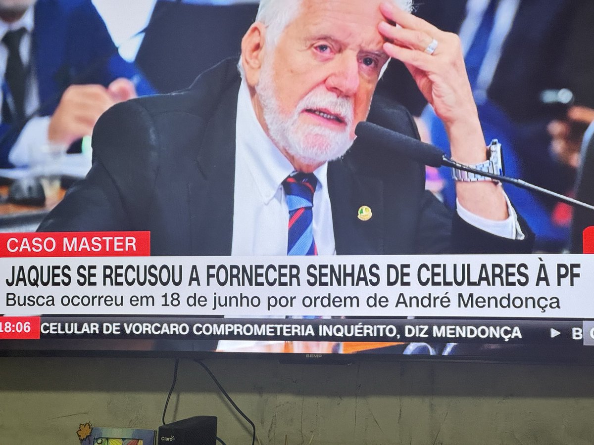 RoberioDFC's tweet photo. Porque será ? https://t.co/v1Vl00oOKE