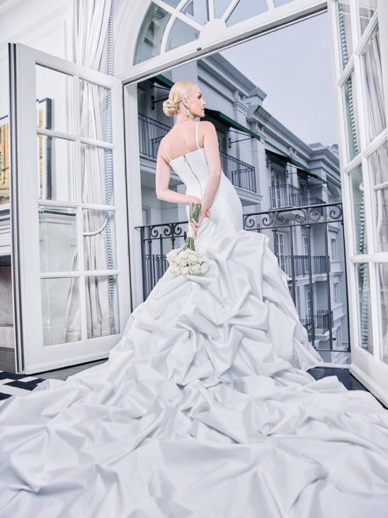 centralreality's tweet photo. LUXO! O vestido de noiva da Ana Hickmann. https://t.co/qdA4RNckjO