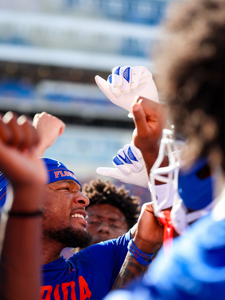 GatorsFB's tweet photo. Tune on in. 

Watch 🎥 https://t.co/qYBjG5aibz
Listen 📻 https://t.co/F1Xm7g9x4C
Stats 📊 https://t.co/rse6c73SGG https://t.co/C3eIfaBiGg