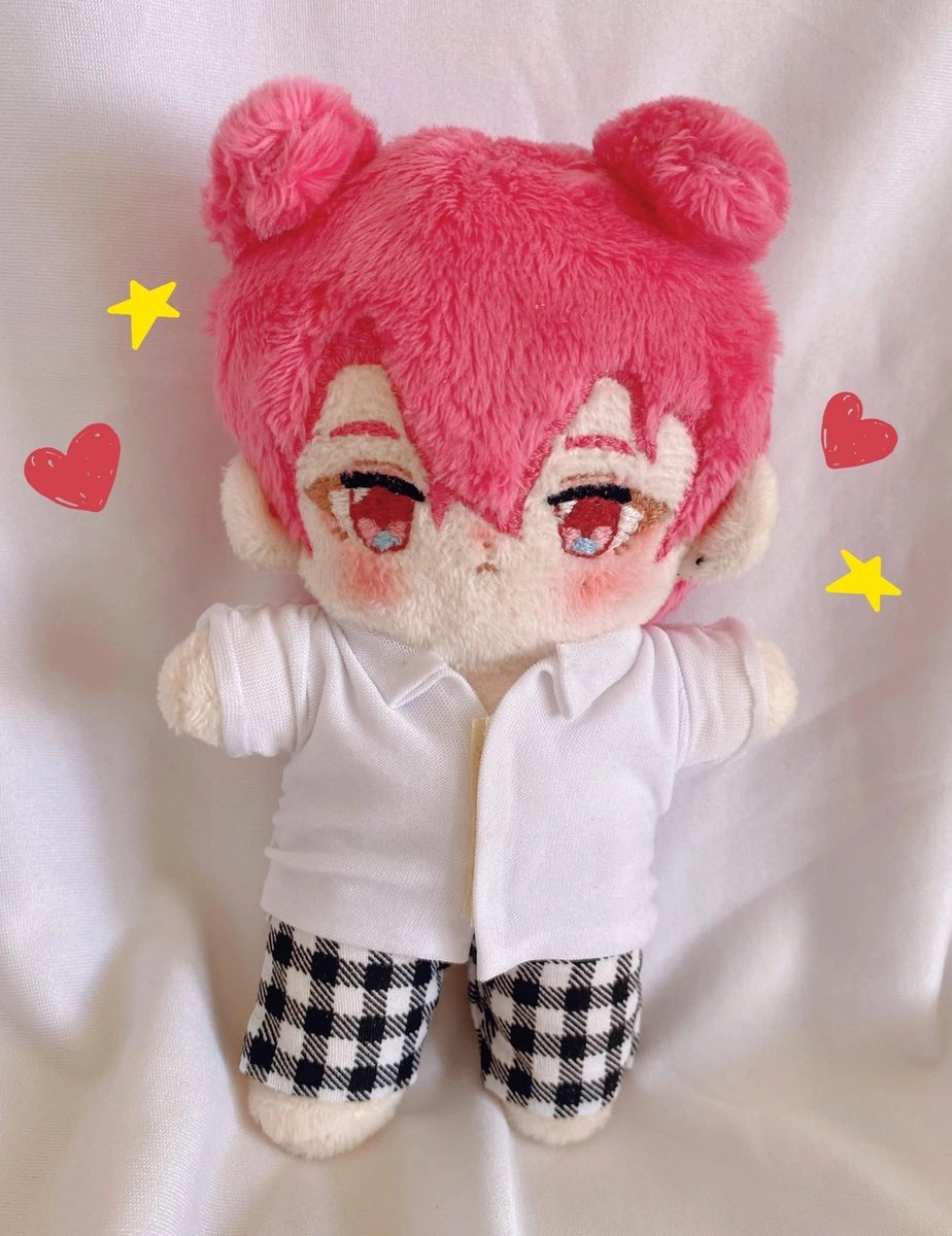febuplushies's tweet photo. i sewed my very first plushie 4 years ago in september. since then, i’ve made A LOT of progress, and that’s crazy! 
i’m deeply grateful to my dear mum who has supported me throughout my life and even helped me buy an embroidery machine, a notoriously expensive thing… https://t.co/eLZFZPXSjU