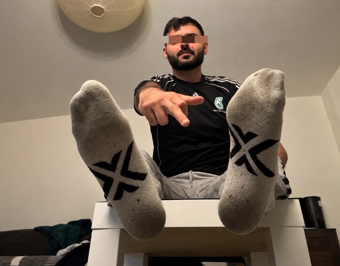 AlphaAdamXX's tweet photo. 🏧🚨💸RT GAME💸🚨🏧 

❤️ €1 ♻️€2 💬€1

💬 2 comments     
⏳ 15 mins

My old sock sniffer is back. Let’s drain his wallet on X with my dirty X socks. 💸🧦 https://t.co/M2hXj5auc7