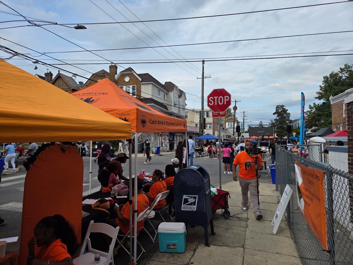 PPDInspJThomas's tweet photo. My heart is full! A big shoutout to the Men Who Care of Germantown for hosting their 8th Annual Community Outreach Festival. Great seeing so many familiar faces. Special thanks to Councilwoman Cindy Bass for  helping coordinate such a great community event! https://t.co/z8jols7gXR