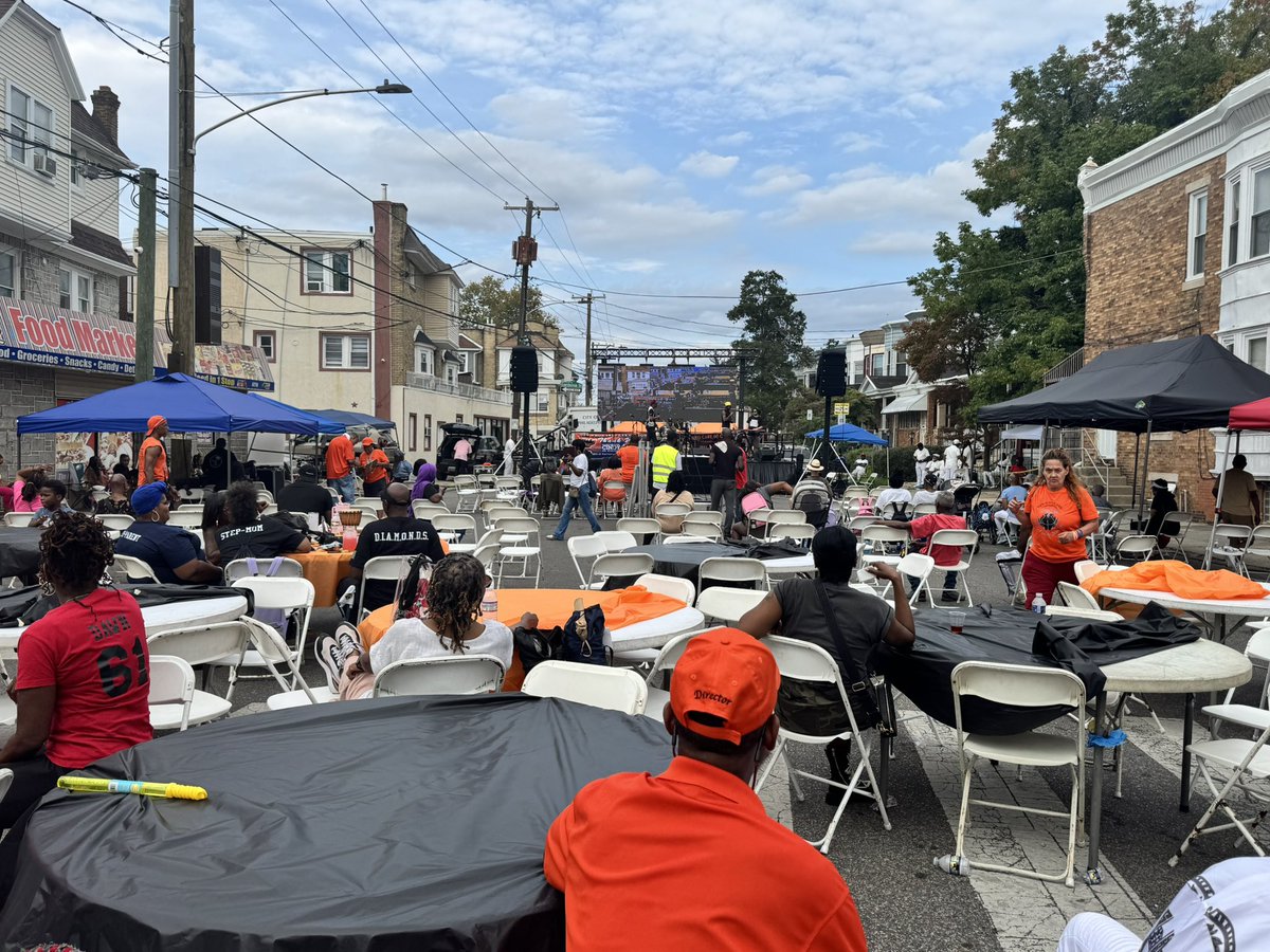 PPDInspJThomas's tweet photo. My heart is full! A big shoutout to the Men Who Care of Germantown for hosting their 8th Annual Community Outreach Festival. Great seeing so many familiar faces. Special thanks to Councilwoman Cindy Bass for  helping coordinate such a great community event! https://t.co/z8jols7gXR