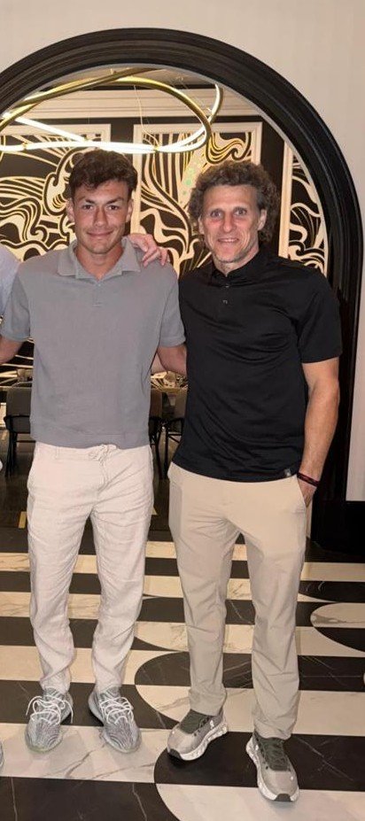 ERivas4's tweet photo. Atención: @DiegoForlan7 realizó un viaje relámpago a EEUU para ver en acción directamente a Justin Ellis. Delantero de 19 años, derecho, juega por Orlando. Nació en EEUU pero su padre es uruguayo, por lo que podría ser seleccionado. Ya fue llamado en combinado sub19 local. https://t.co/tNYx0t8trK