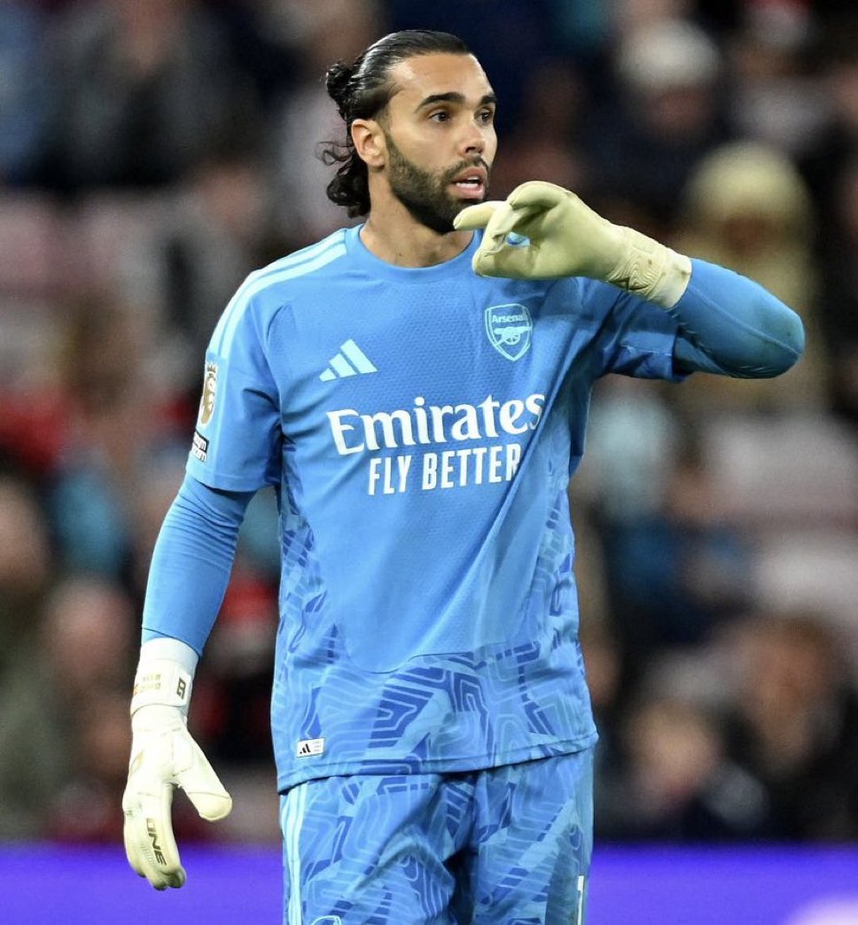 Afc_doolin08's tweet photo. This man just proved why he is the best goalkeeper on the planet not just goalkeeping but on the distribution side of things. The gimmick about “It’s his defence that saves him” needs to stop.

David Raya👏🇪🇸🧤 #afc #raya #gk #arsenal #premierleague #champions https://t.co/XLXuUZYLfH