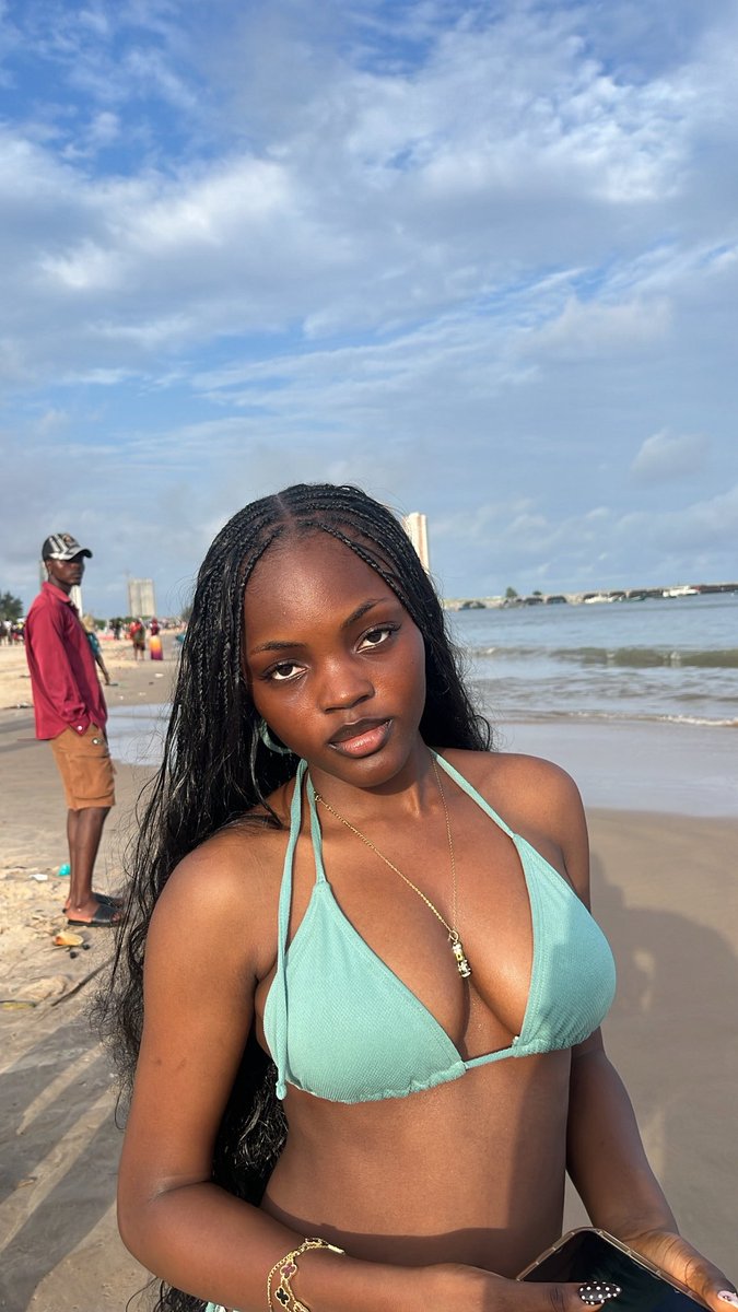 iamnaomi19's tweet photo. I should wear green more often https://t.co/HizYKXBp4r