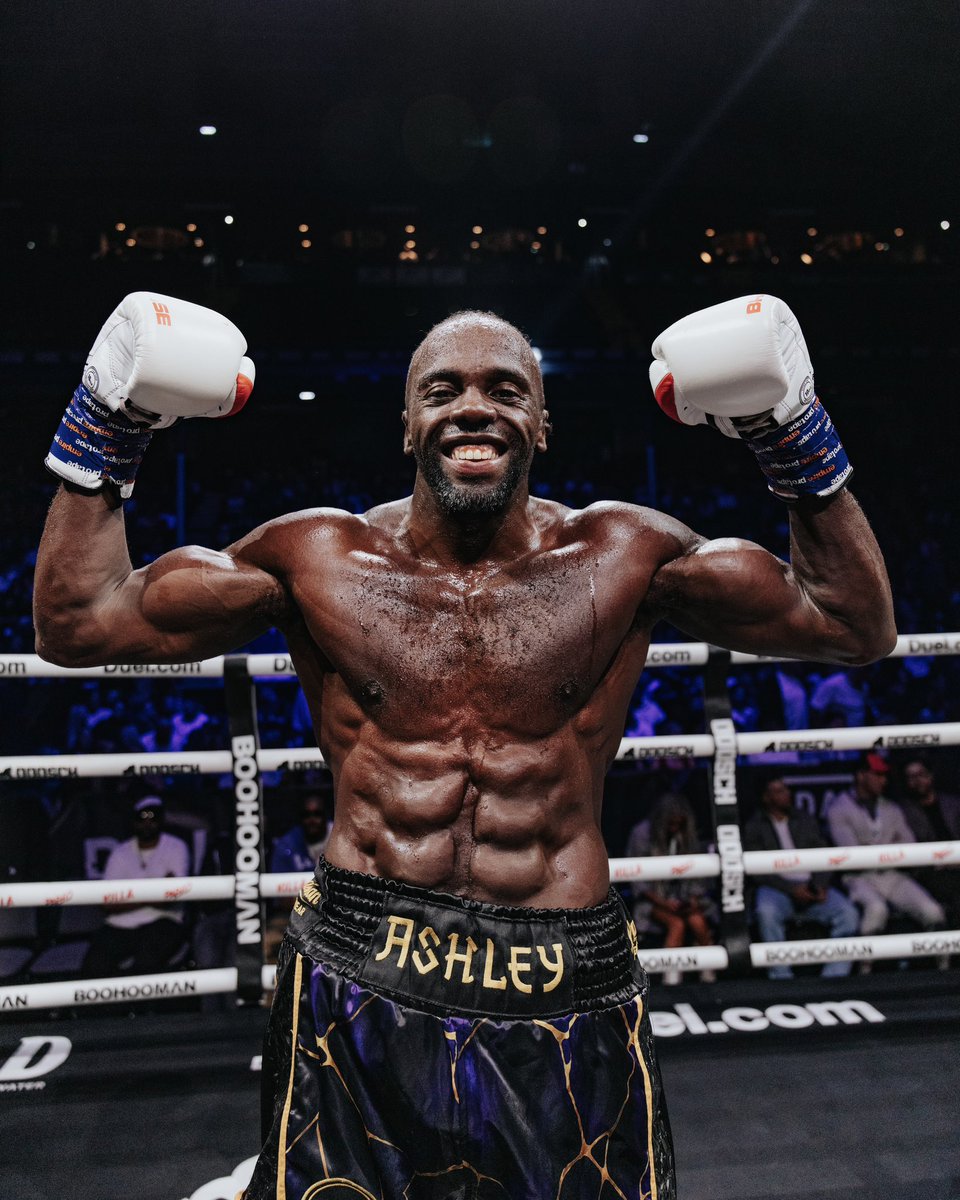 MisfitsBoxing's tweet photo. Rak-Su Wins in Newcastle!💥
#McCannStacks | NOW | Live on @DAZNCombat https://t.co/5T5czUNrwh