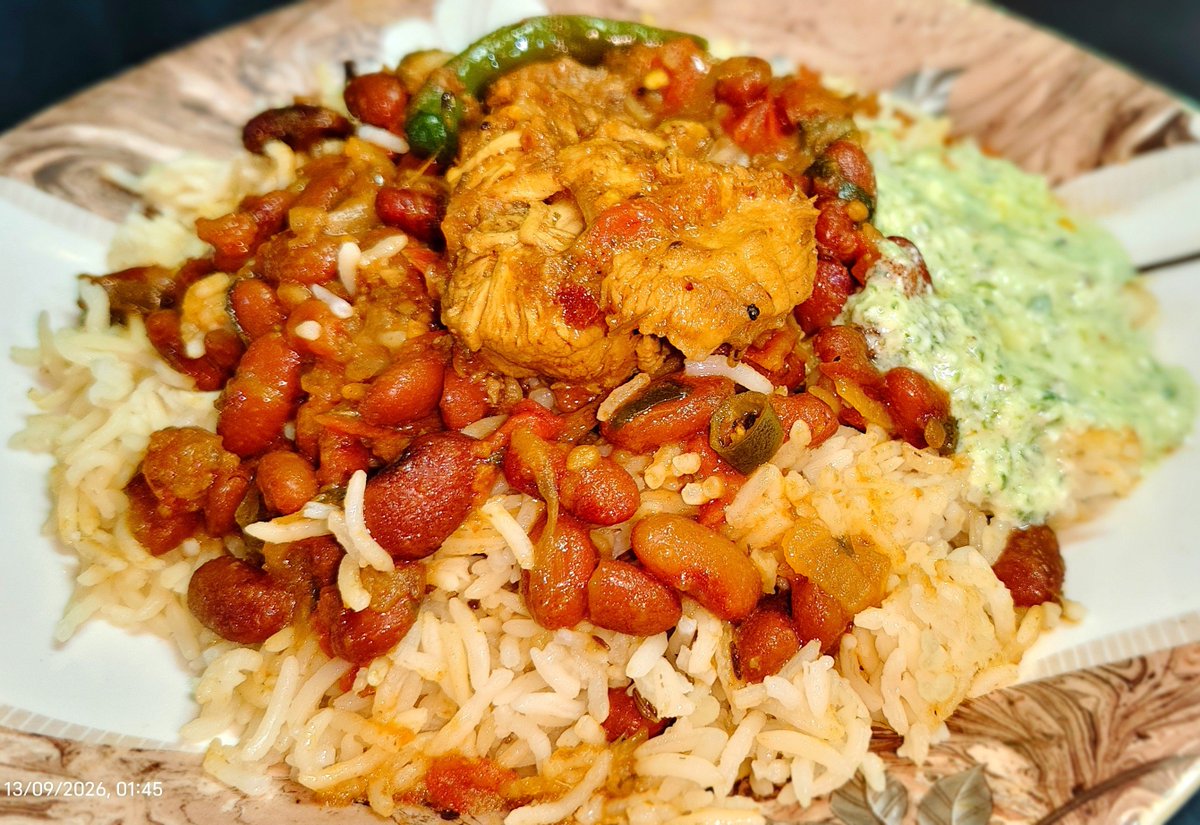 Waseem_X_'s tweet photo. #MidnightCravings😋 https://t.co/mmfnE7tVsm