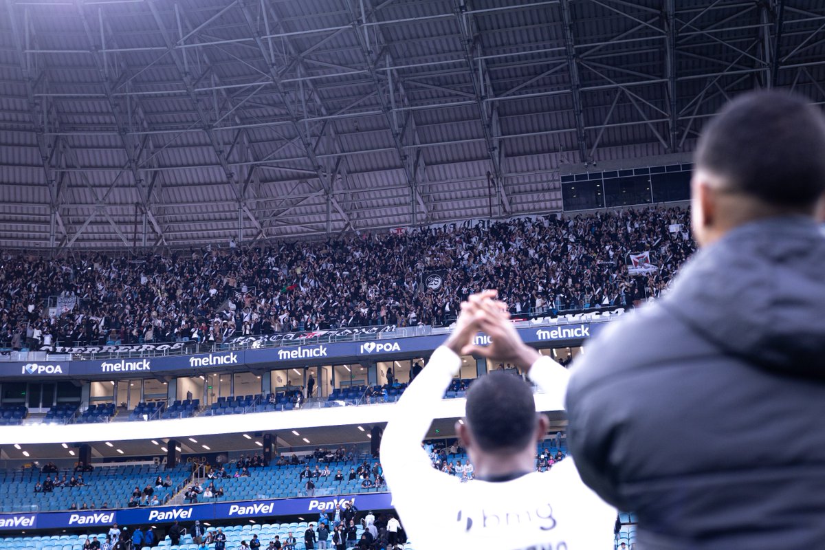 VascodaGama's tweet photo. VISITANTE JAMAIS. 💢

Agradecemos pela presença e por todo apoio da nossa torcida na importante vitória na Arena do Grêmio! 👏

📸: Matheus Lima | #VascoDaGama https://t.co/FLAgpx6Pq7