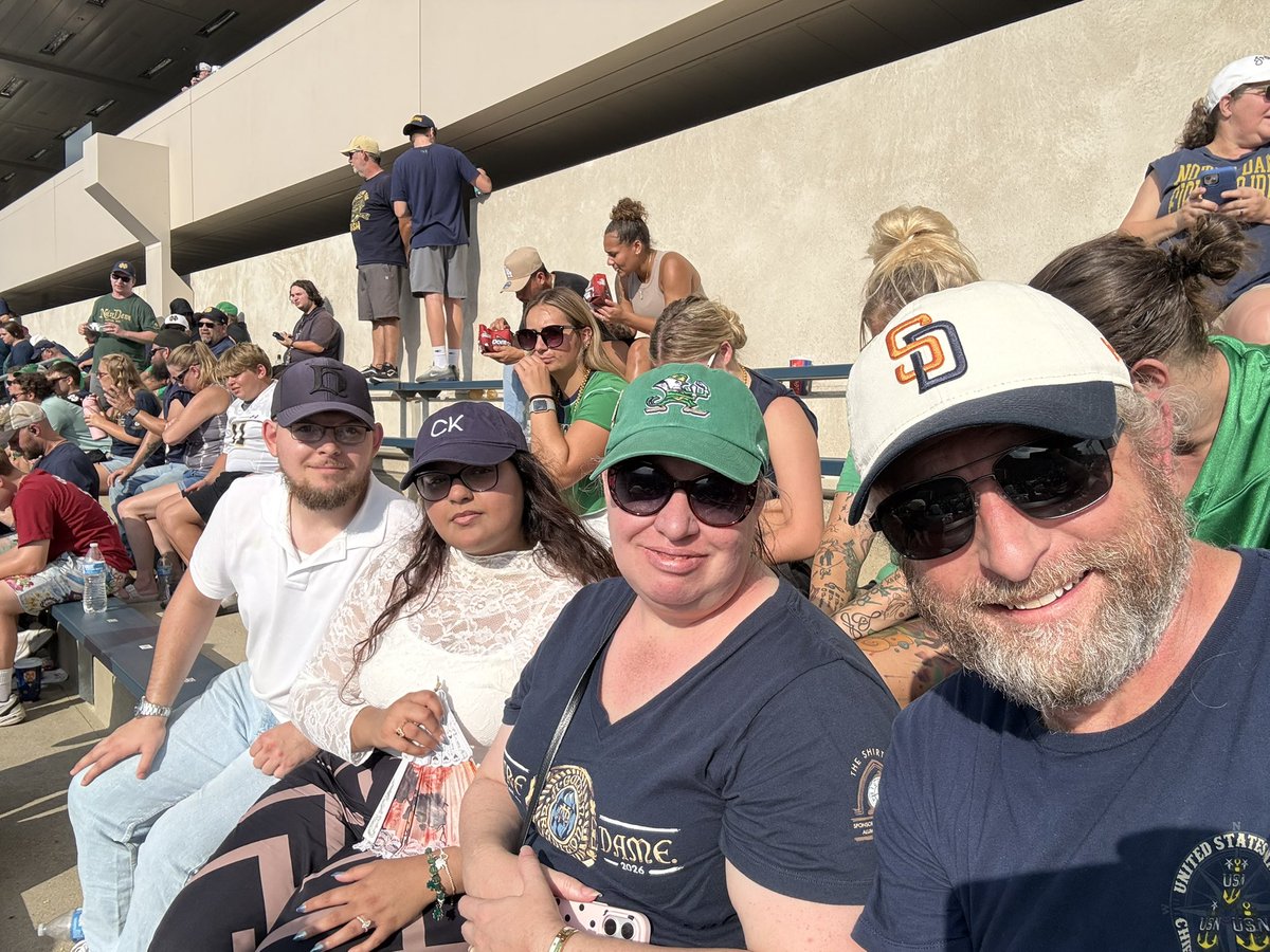 chuckfromNO's tweet photo. This is how I prefer my home openers… let’s go Irish! ☘️💛💛💛 https://t.co/vHbtrZMDis