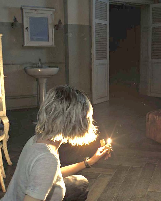 TheDazeel's tweet photo. there are two types of horror game player https://t.co/gu78i57KMb