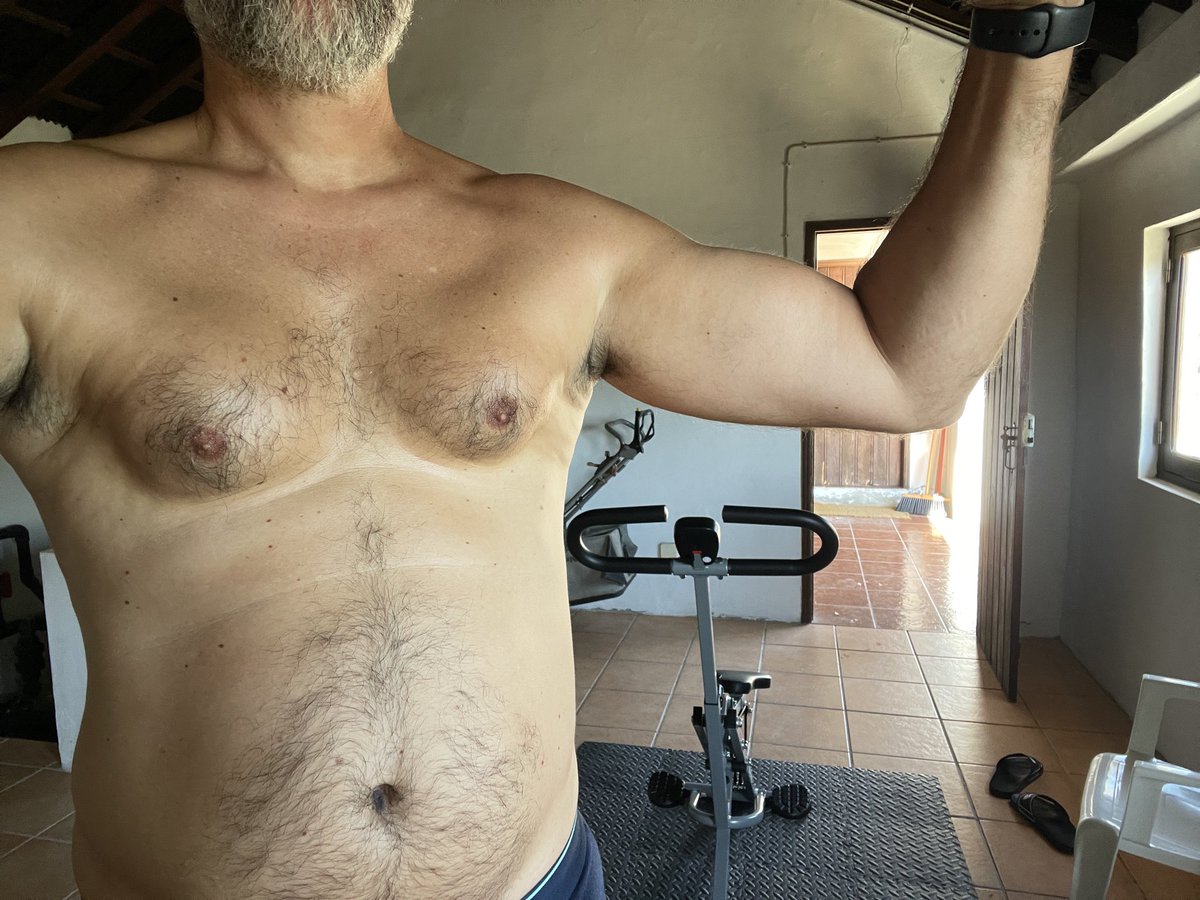 daddylusitano's tweet photo. #dadbody #gaydaddy #gymtime https://t.co/tL5ZIchXCi