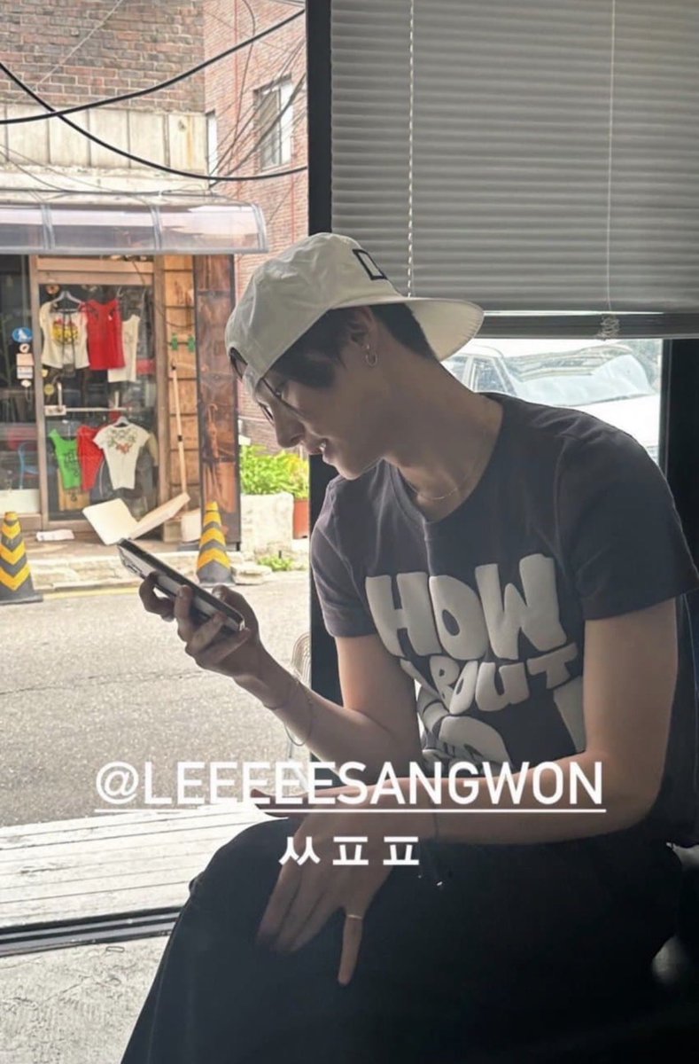1eeeosangwon's tweet photo. 씹프피 이상원 https://t.co/PZpj5KXmaB