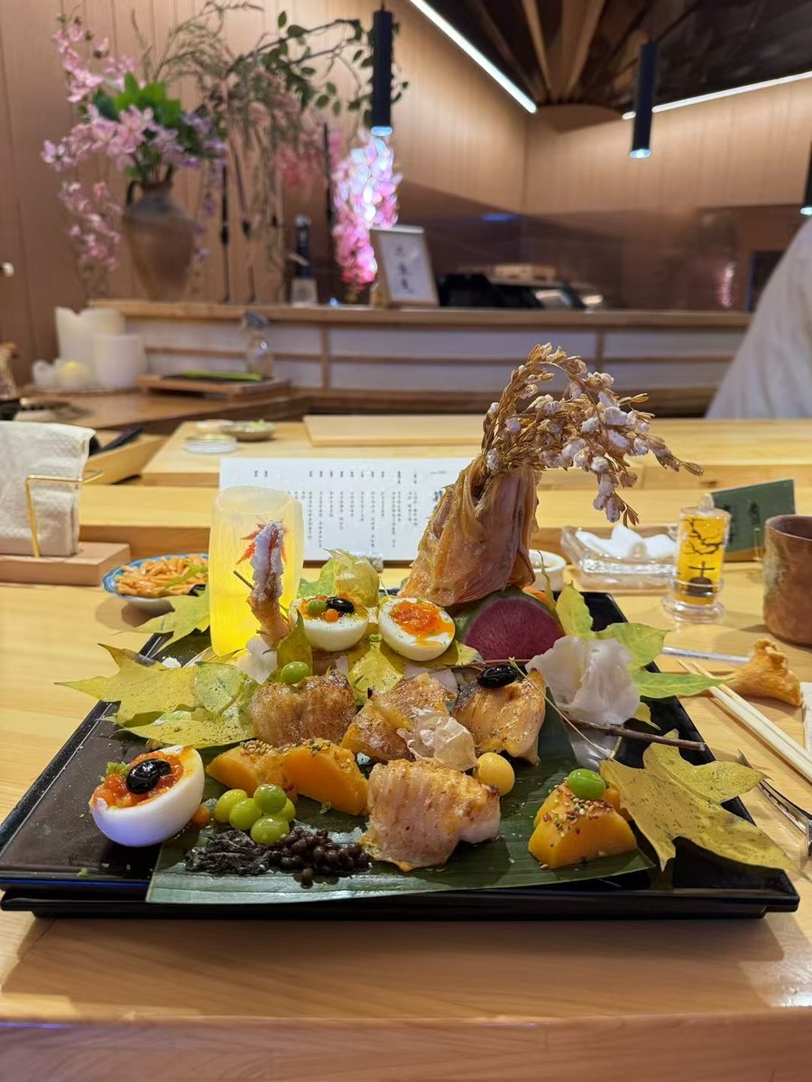 Neonzmvd's tweet photo. 大连 需要一个饭搭子maybe这里有呢 https://t.co/6KMsiO8kHn