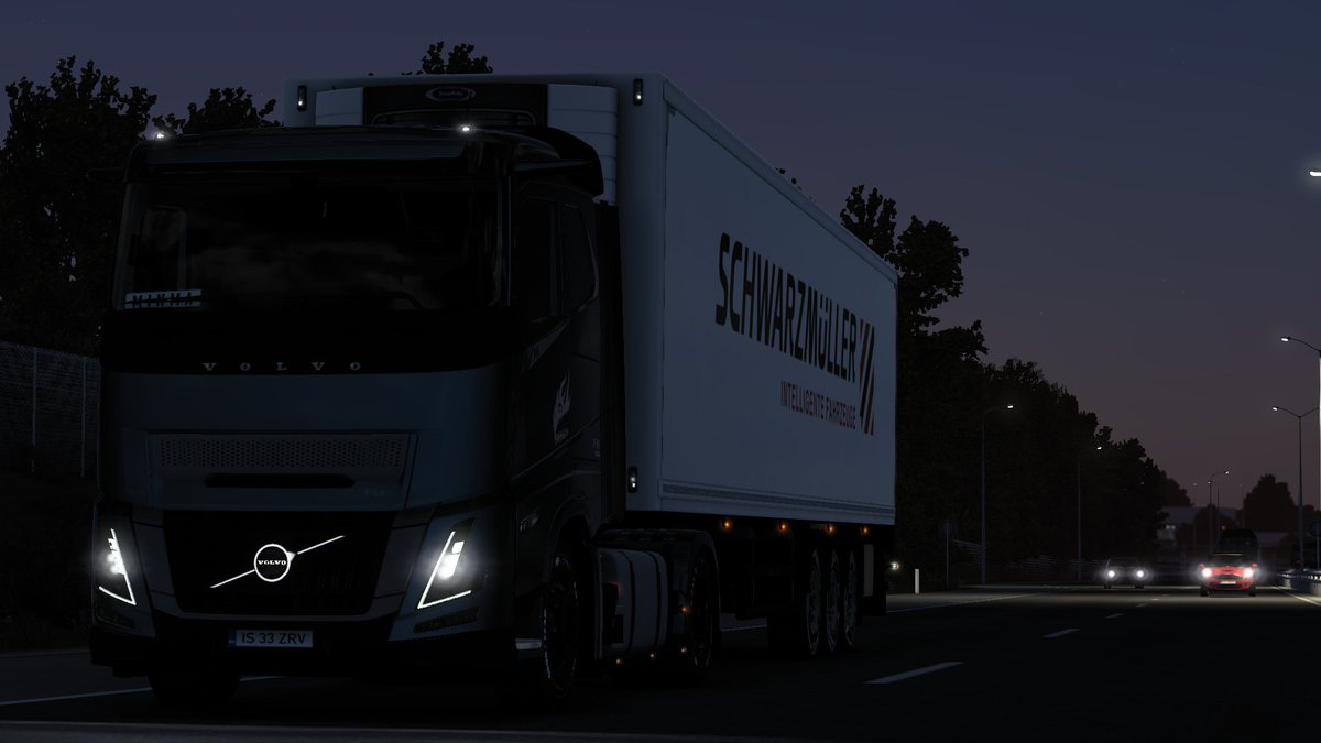 MilesnMachines's tweet photo. Them night hauls🔥🔥Truckers love them😁

#ETS2 #TruckersMP @SCSsoftware  #BestCommunityEver @VolvoTrucks https://t.co/F72l4S3L6Z