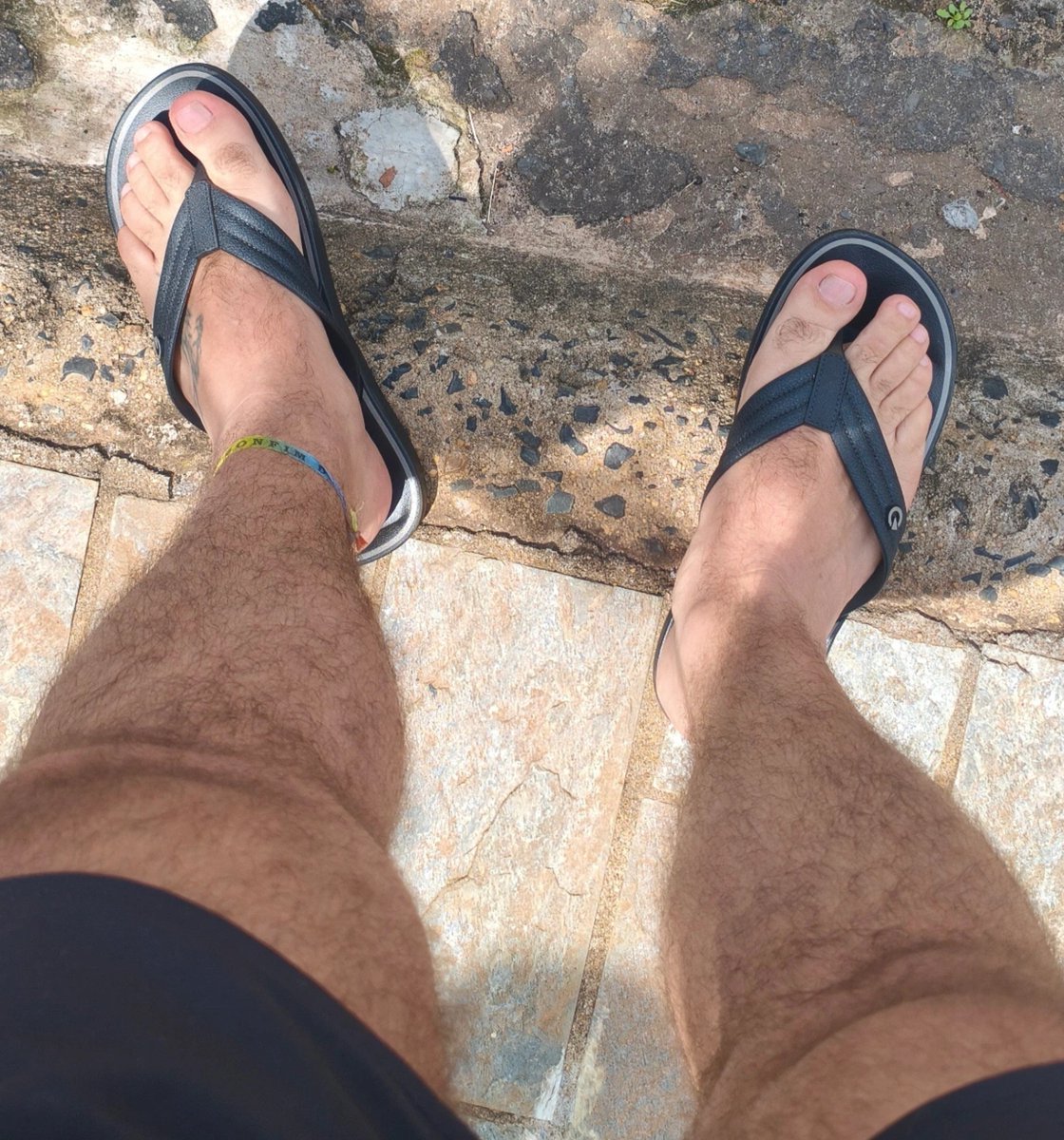 Beargrip78's tweet photo. Sidewalk... 👣
#feet #feetfetısh #feetworshi̇p https://t.co/bxFupOjdZh