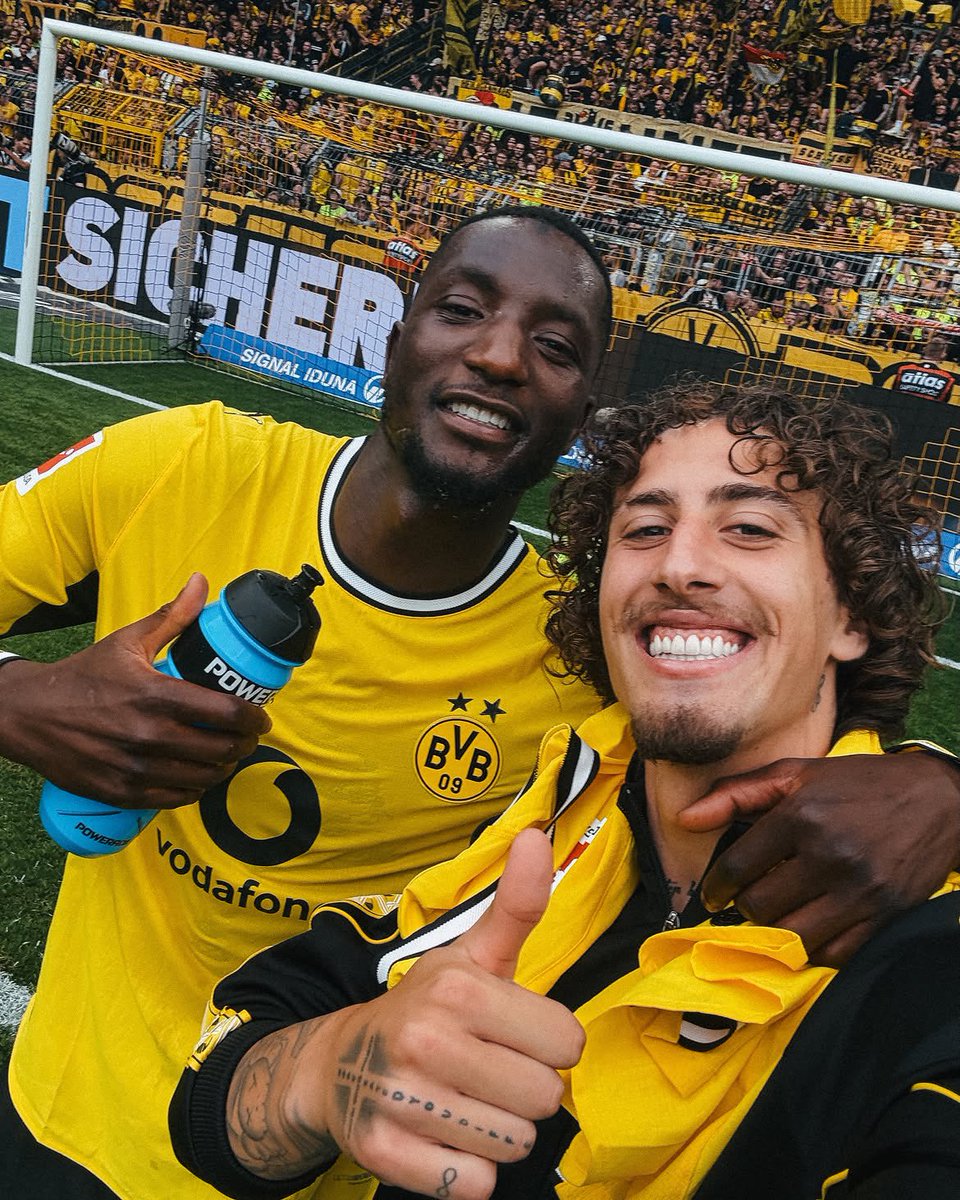 BlackYellow's tweet photo. The duo we all love. 🇬🇳🇵🇹 https://t.co/EoZjLQPCnI