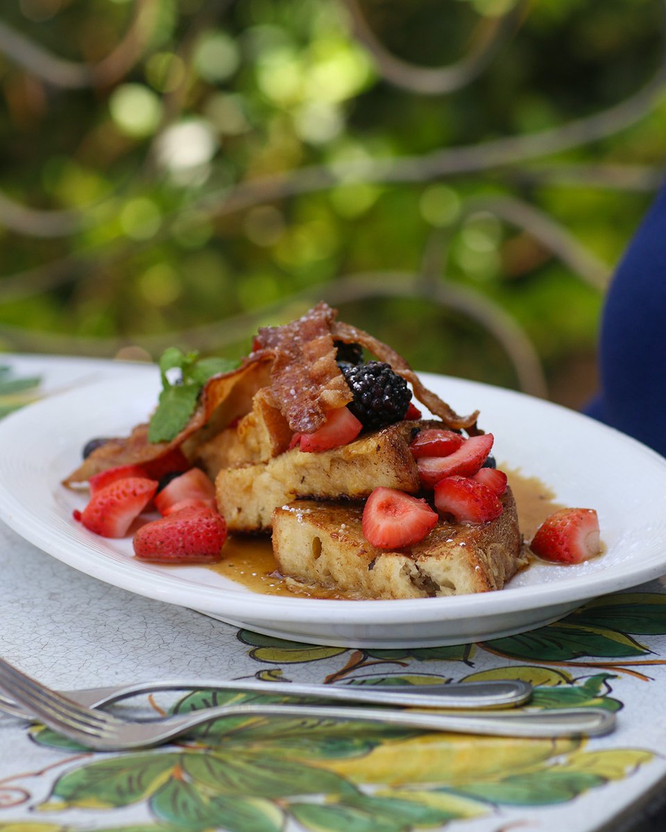 GrottoItalian's tweet photo. Weekends deserve better than a rushed breakfast and a list of errands. 🍳🍾

Brunch every Saturday and Sunday from 11AM to 3 PM. Save this for the next time the group chat asks where you’re going. https://t.co/WOOrMZW8KJ