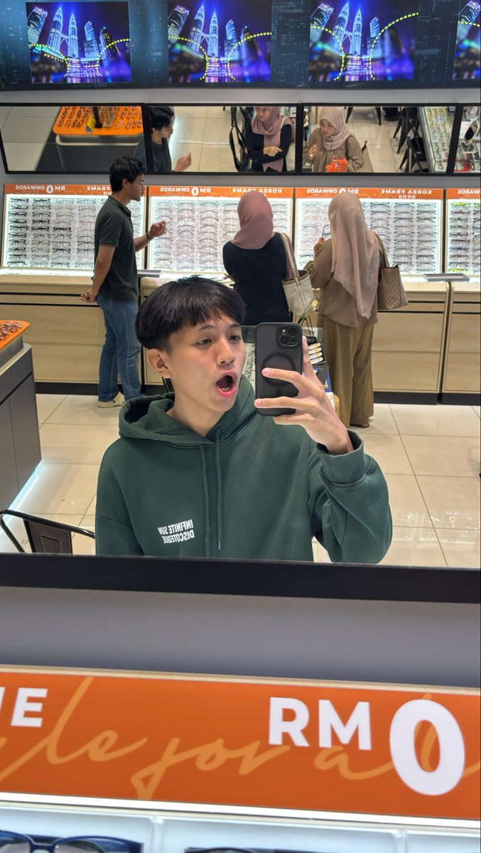 idgfnbm's tweet photo. nak bela rambut ahhh semua ingat aku budak sekola 😭😭 https://t.co/HSjAdODpM2