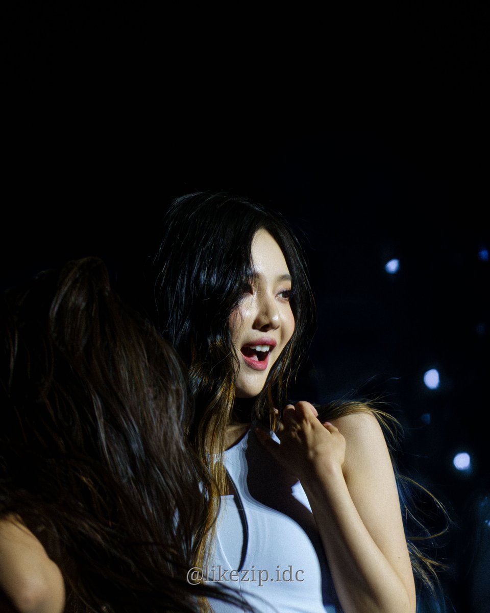 likezipidc_'s tweet photo. 260906 Giselle &amp; NingNing - Lollipop Pt.2

aespa SYNK: COMPLæXITY in Chile🇨🇱

📸:Me

#aespa_SYNK_COMPLaeXITY #aespa #에스파 #giselle #ningning https://t.co/zSSg8frIy3