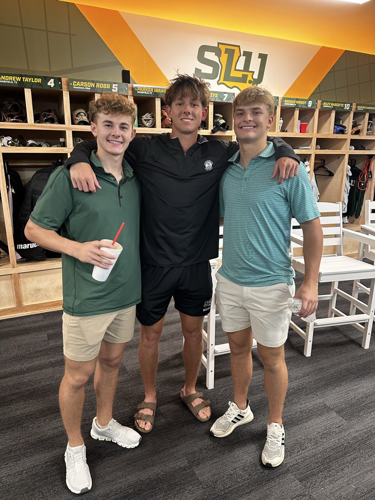 Coachbradbass's tweet photo. Bears looking good in that Lion green and gold 🦁 
@CurDogBaseball https://t.co/15Ax2WwR0o