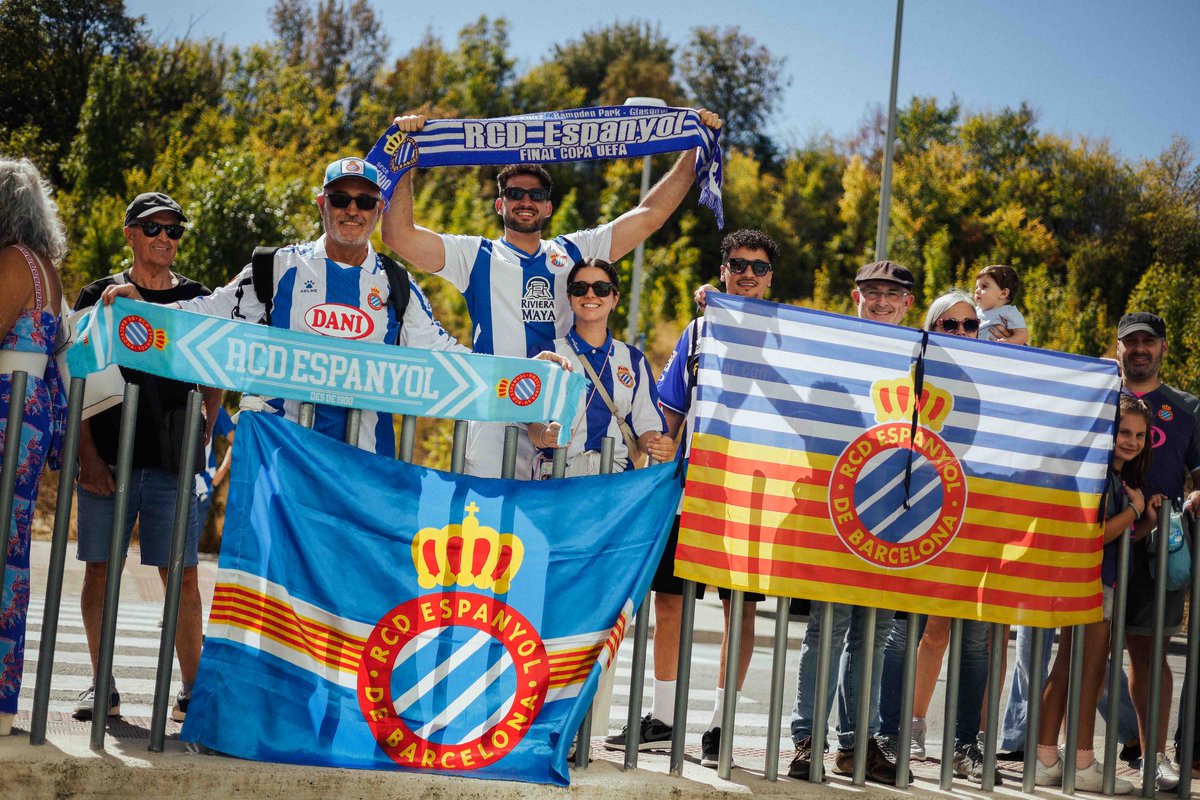RCDEspanyol's tweet photo. La victòria és vostra! 💙

Bon viatge de tornada i, als que us quedeu aquesta nit a Pamplona, gaudiu molt! 😛 #RCDE #OsasunaEspanyol https://t.co/ufwcDrxfUE