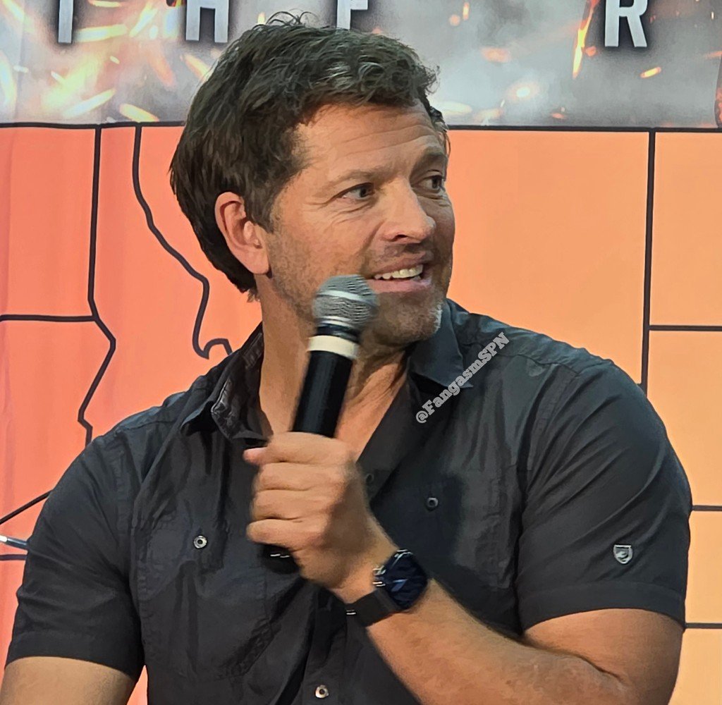 FangasmSPN's tweet photo. .@mishacollins : i gave up trying to not laugh on #Supernatural. #SPNORL https://t.co/p4Wy0aBc8b