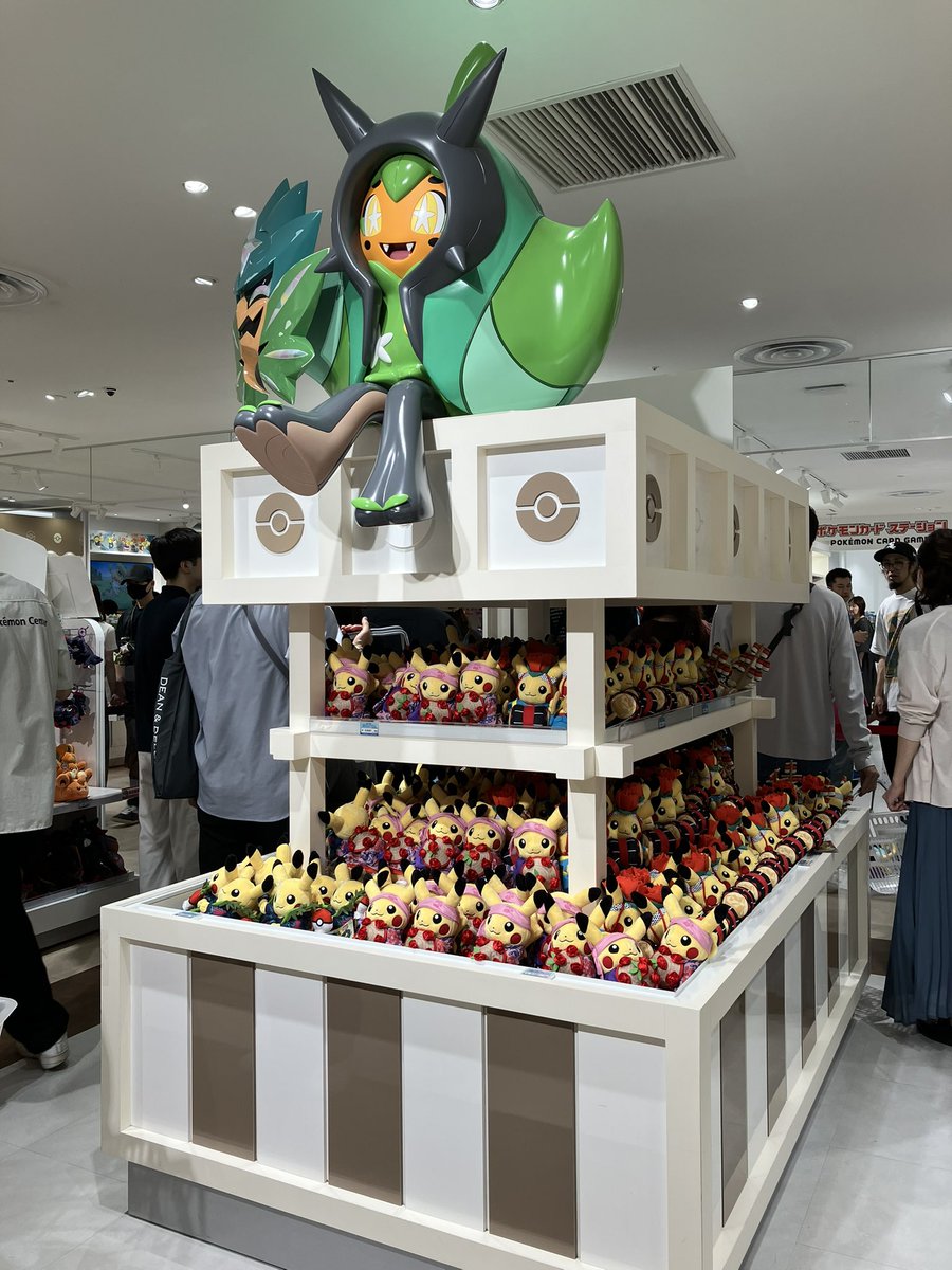 pfkana_'s tweet photo. 本日の寄り道

ラプラスとジラーチのポケふた
ポケモンセンタートウホク

いつかポケセントウホクのお祭りグッズに定禅寺ジャズフェスも加わってほしいなぁー！

#ポケモンセンタートウホク 
#ポケふた https://t.co/9H2qF78vE2