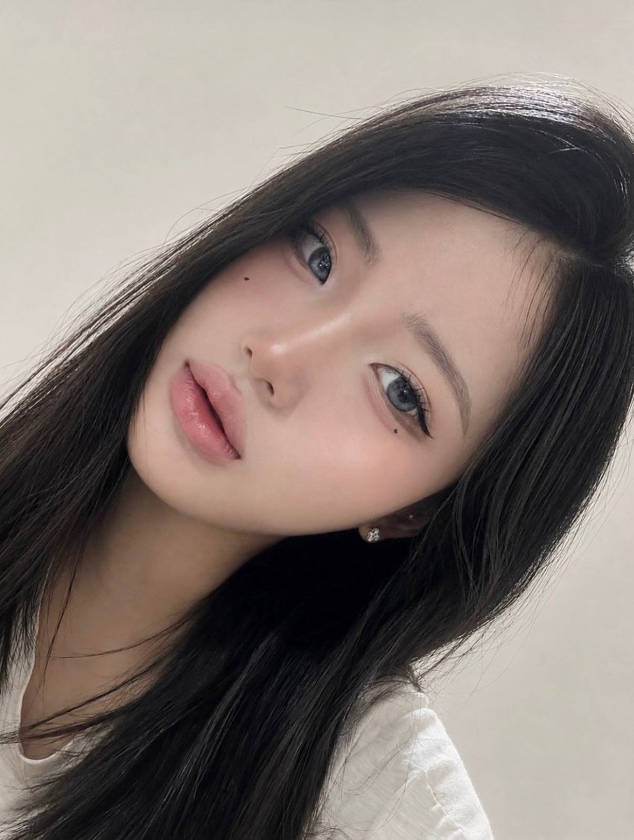 qunminju's tweet photo. 김지은 07
#지인 #능욕 #상납 #지인박제 #지인능욕 #지인상납 https://t.co/ympF4mmMvx