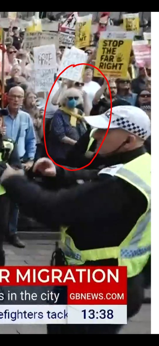 AbdulMcGoat's tweet photo. @DrHoenderkamp 
Two tier policing! https://t.co/lRJLe2EdjG