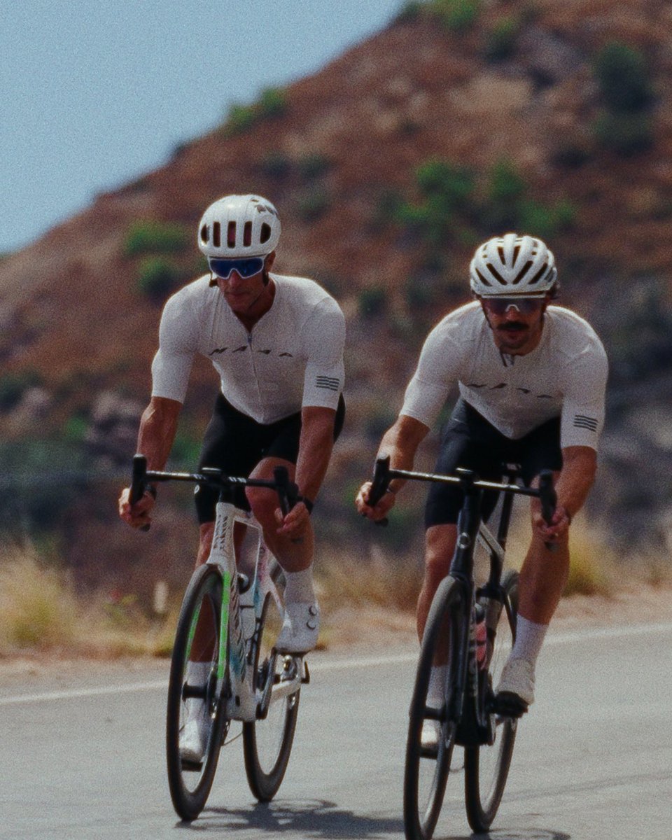 churchill_dan's tweet photo. What does 20 years of endurance teach you?

From Ultraman and EPIC5 to rebuilding his body after spinal fusion, @richroll has experienced almost every side of endurance. 

Full episode of one of my favorite days of training yet, live now: https://t.co/uOUmVWsHNb https://t.co/zZdwsYmFc7