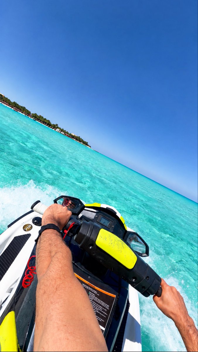 Adammcrt's tweet photo. Work hard till your holidays be like that.
Sponsored by CRT.
@Romeotpt https://t.co/n3BLJ0bIIQ