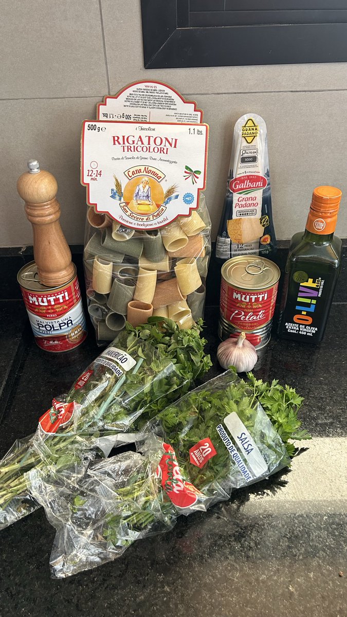 Tulio_Stapp's tweet photo. Homade italian pasta! 👨🏻‍🍳🍝🇮🇹

#italia #pasta #italianfood https://t.co/FfujNgvAJ3