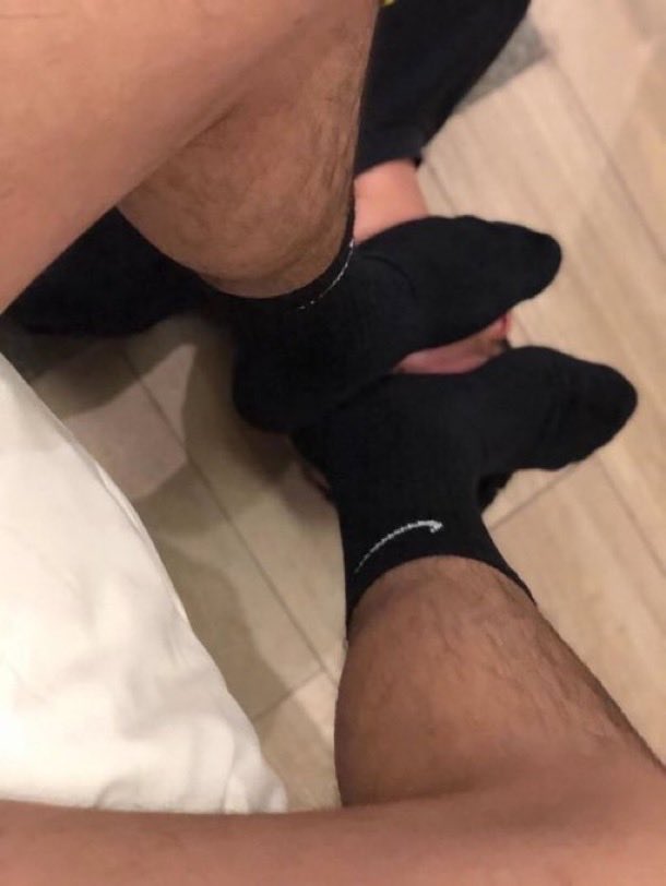 MrX_3030's tweet photo. 🦶🦶⚡️ https://t.co/Hejzu9FFy7
