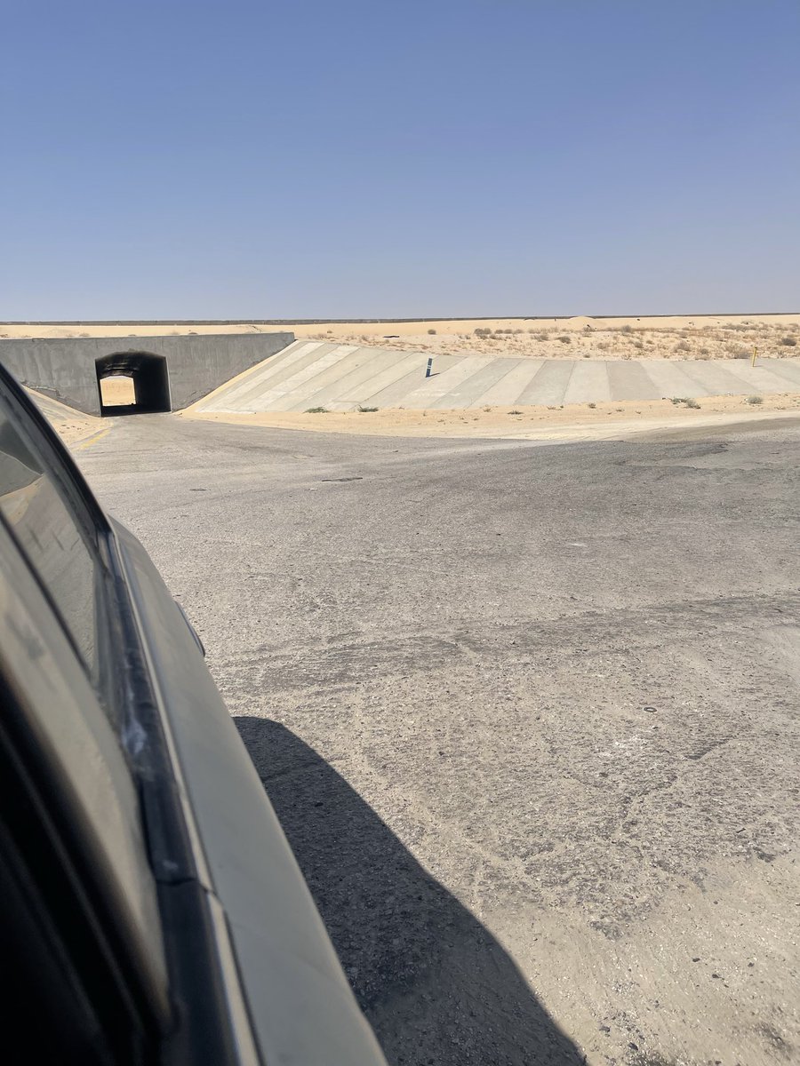 omar13961111's tweet photo. @MoTLS19955 حفر وطريق متهالك الفردانيه العباره طريق الدمام الرياض https://t.co/aRB5aMwdBB