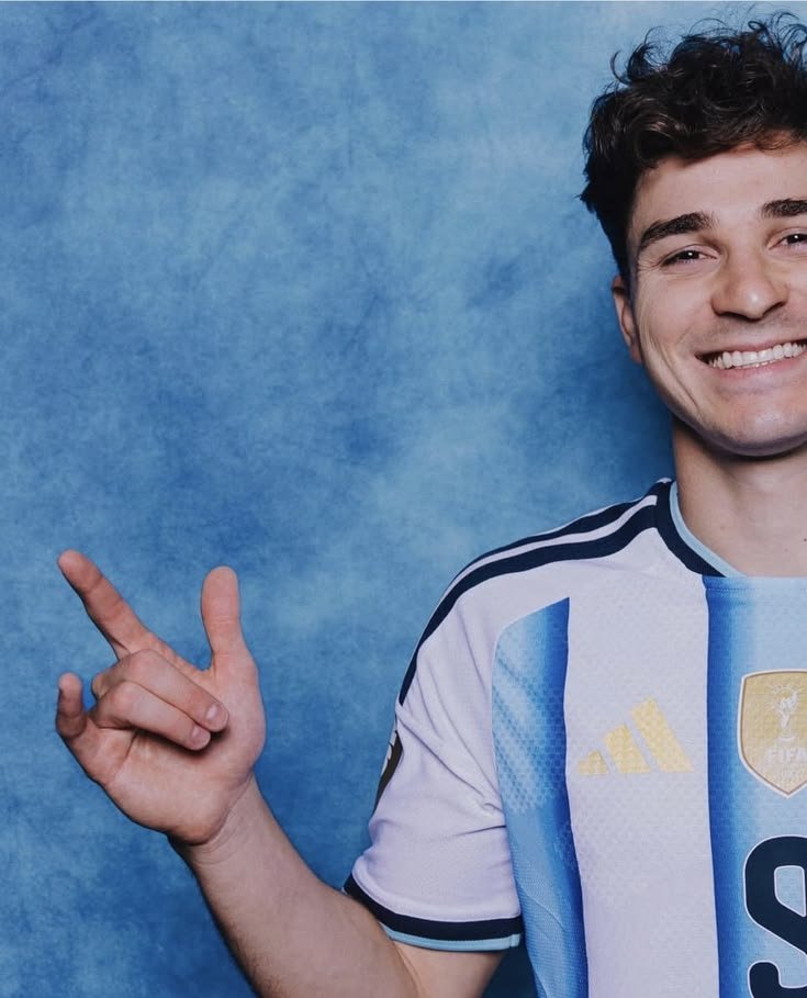 BL0NDEHIMBO's tweet photo. ⠀⠀⠀
⠀⠀⠀
⠀⠀⠀⠀⠀⠀   JULIAN ALVAREZ´-
⠀⠀⤹ Futbolista Argentino. 
⠀⠀⠀
⠀⠀⠀⠀⠀ vers. kinky 🔞. 
⠀⠀⠀⠀ ⠀𝗻𝘀𝗳𝘄. esp rp. 

⠀⠀⠀ https://t.co/lbIMKua1o0