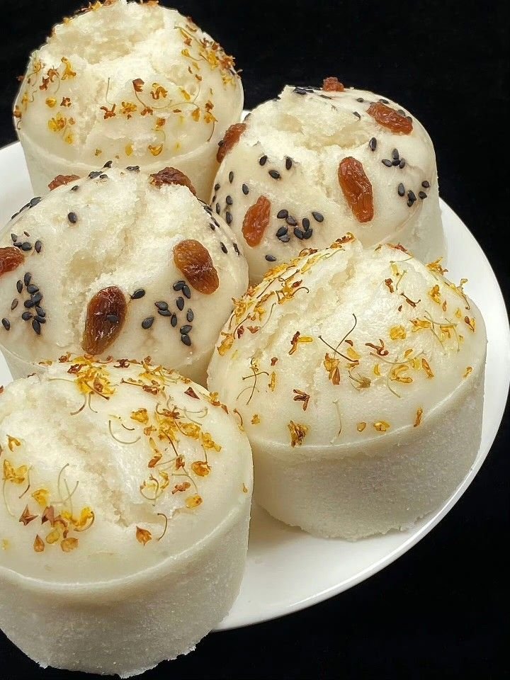 ZhaotopusDol's tweet photo. I brought treats! 

[ They smell good, perhaps to good. ] https://t.co/fyqJ05pgwA