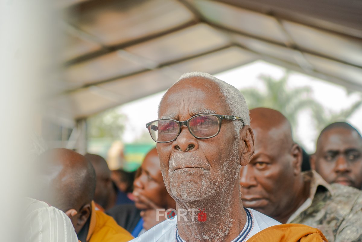 forttv256's tweet photo. MOURNERS TURN UP TO HONOUR THE LATE KING OYO
📷ABIGABA DANIEL https://t.co/0g0fByKTk6