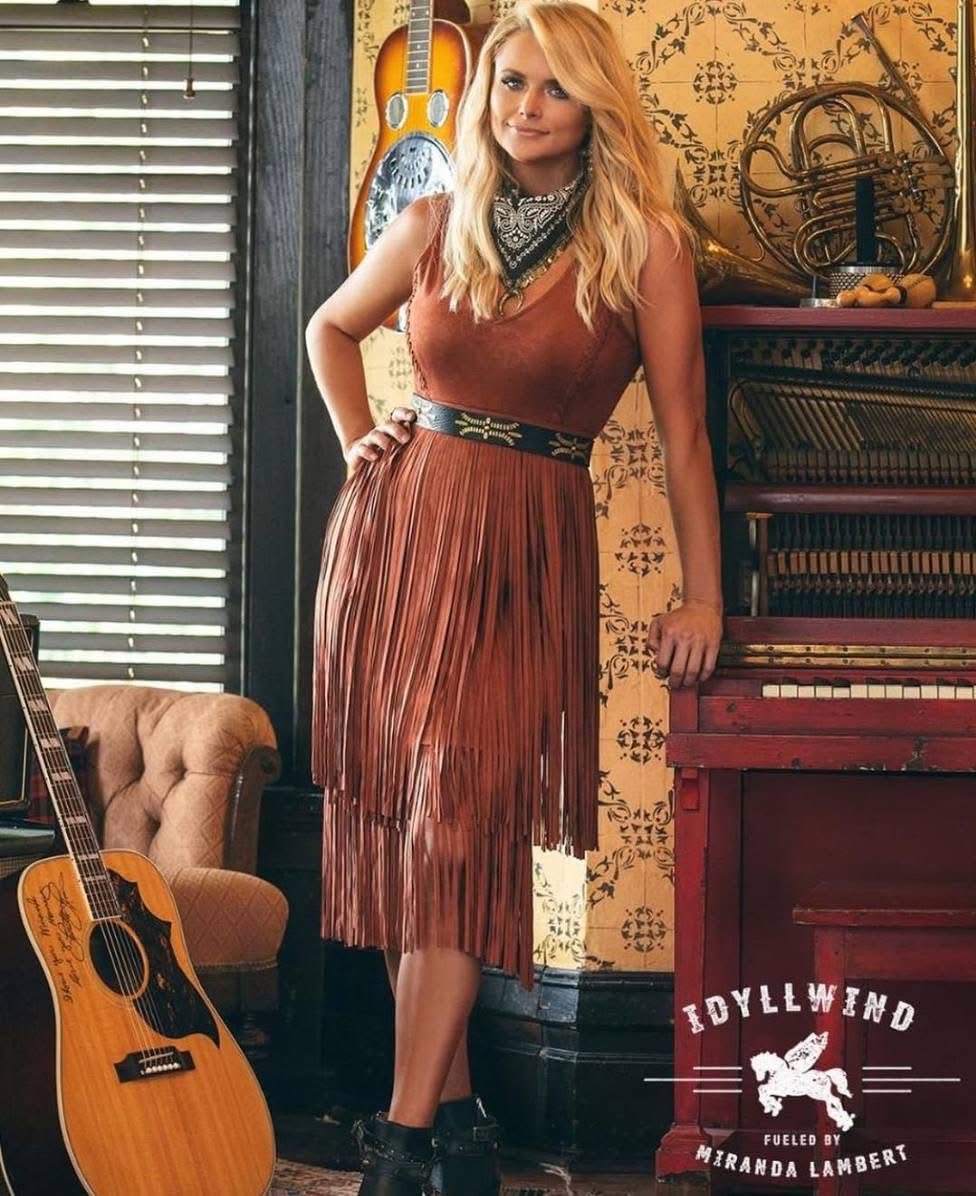 allkindsofran's tweet photo. Happy 9 years to @Idyllwind! 🤎 A brand that inspires this Philly suburbs girl to embrace her inner country girl 🤠 So grateful for the generous boss lady behind it and all the doors she’s opened for me and so many other women! ✨@mirandalambert https://t.co/fj4zSgXqdX