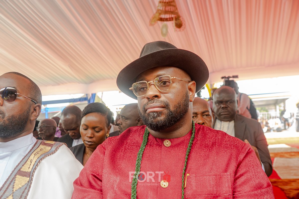 forttv256's tweet photo. MOURNERS TURN UP TO HONOUR THE LATE KING OYO
📷ABIGABA DANIEL https://t.co/r6kK5C5Fv3