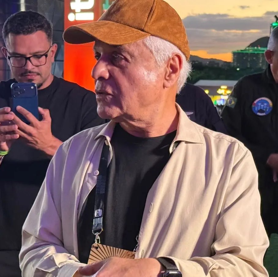 bchartsnet's tweet photo. O agro é pop? Medina diz para a Veja que quer “trabalhar com sertanejo e country” nas próximas edições do Rock in Rio: “Quando pensei em K-pop, as pessoas falavam: ‘Não é’. E foi.” https://t.co/WdXgLh98hy