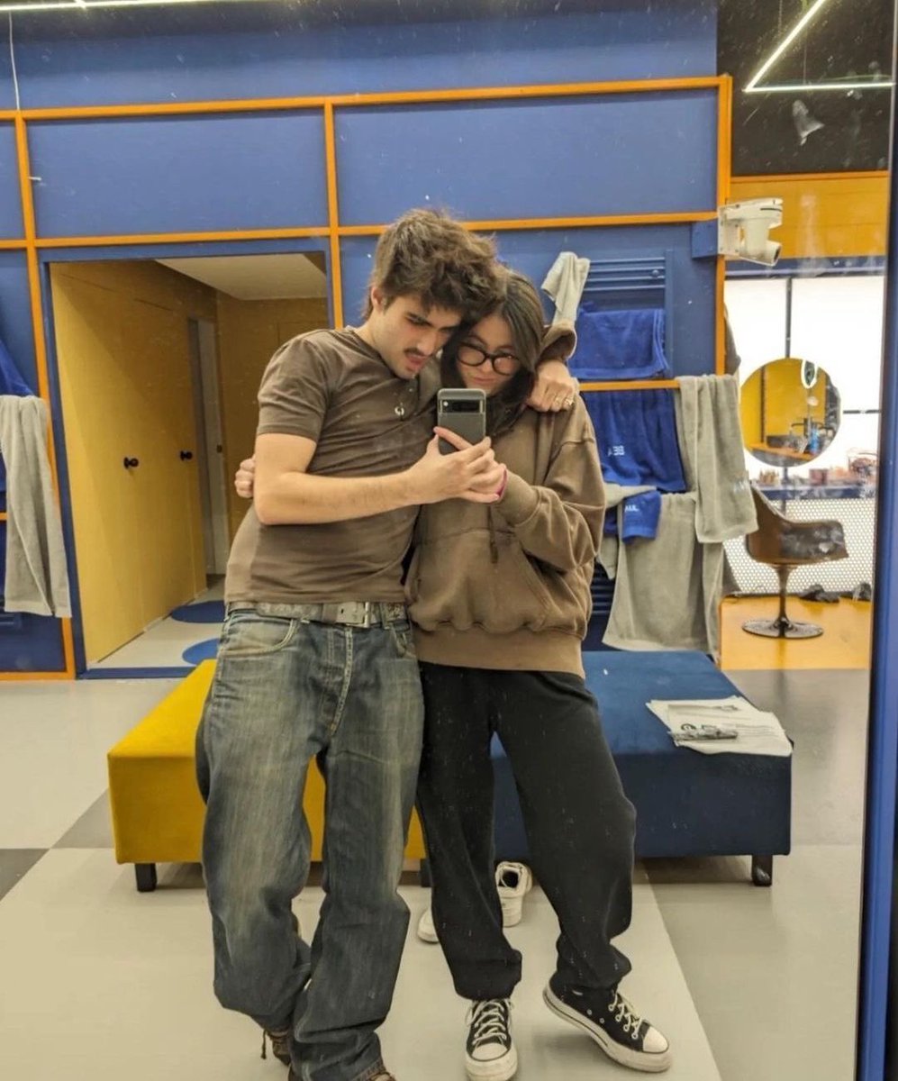 clauolademar's tweet photo. han pasado 3 años ☹️☹️☹️☹️ https://t.co/wjoik9DBZU